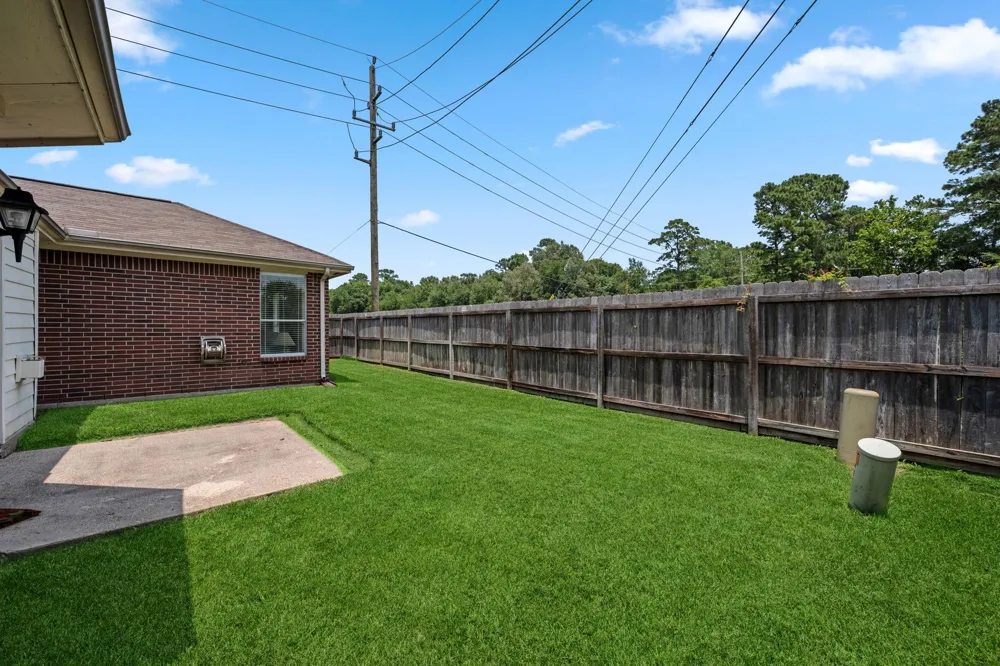 1914 Eastwood Lake Court Kingwood, TX 77339
