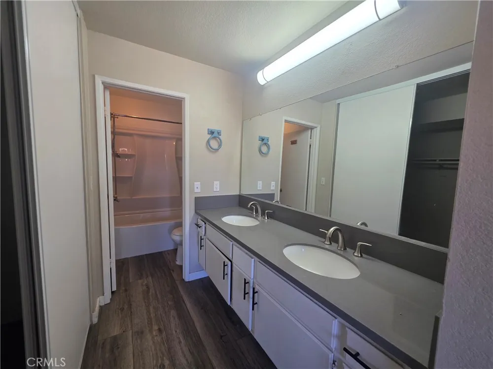 7800 Reagan Jurupa Valley, CA 92509