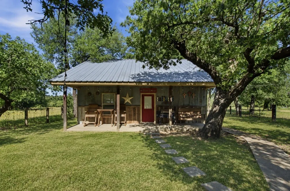 2110 CR 362 Desdemona, TX 76445