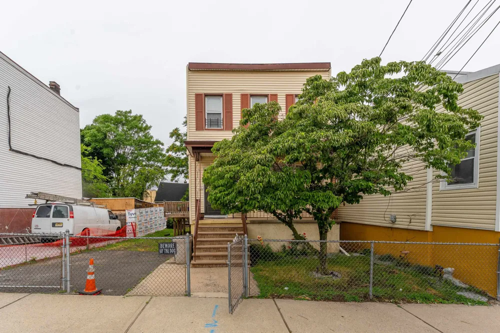 4317 COTTAGE AVE North Bergen, NJ 07047