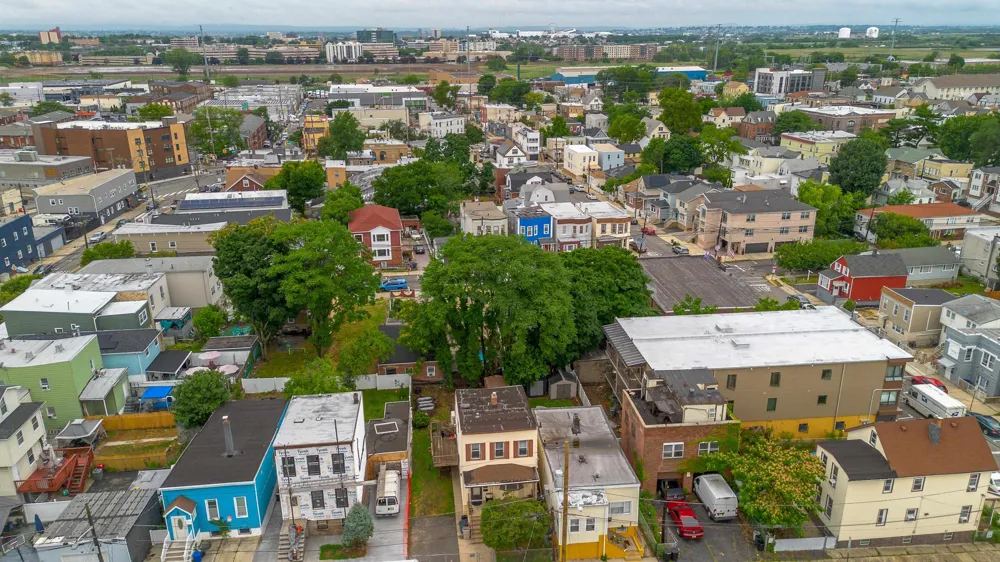 4317 COTTAGE AVE North Bergen, NJ 07047