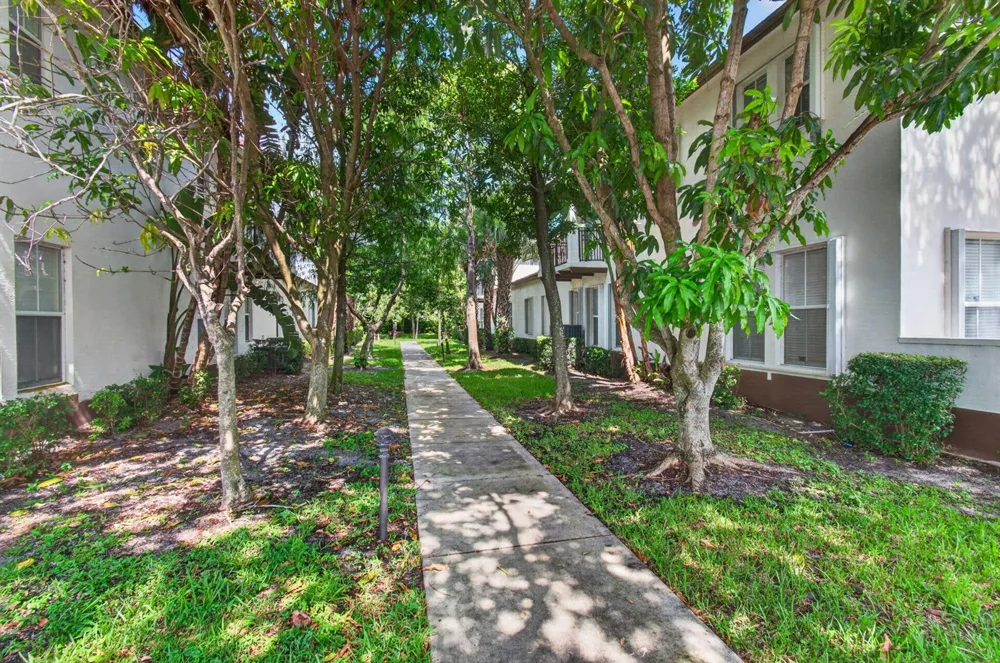 4651 Mimosa Terrace #1212 Coconut Creek, FL 33073