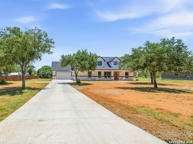 117 W SHORT MEADOW DR Lytle, TX 78052