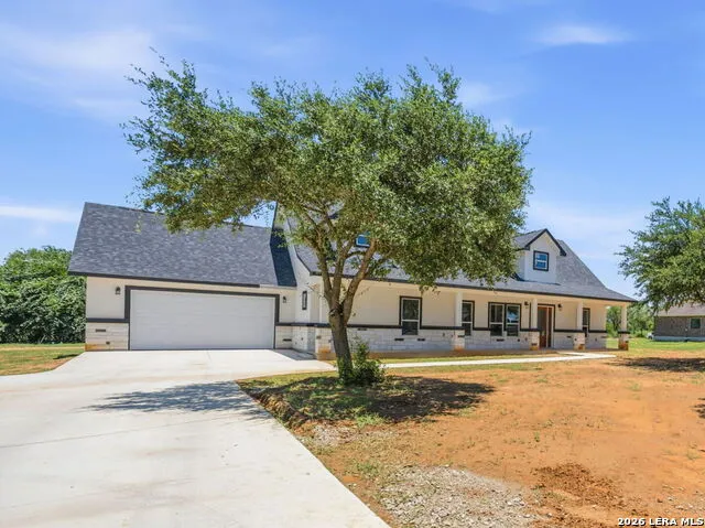 117 W SHORT MEADOW DR Lytle, TX 78052