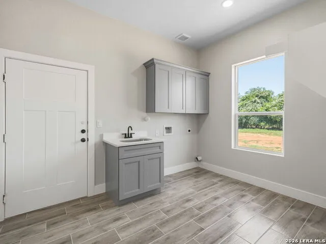 117 W SHORT MEADOW DR Lytle, TX 78052