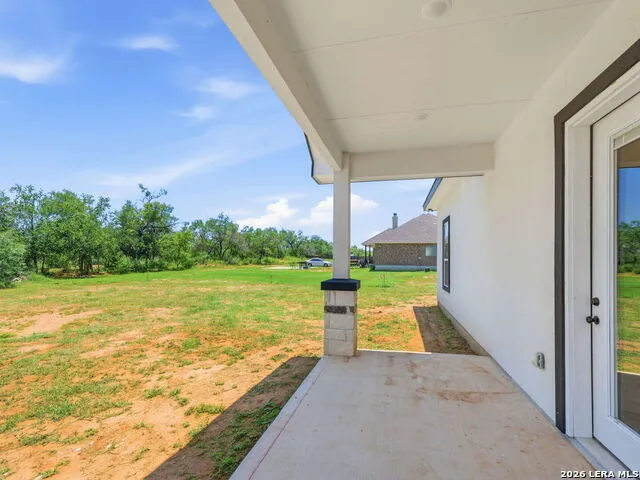 117 W SHORT MEADOW DR Lytle, TX 78052