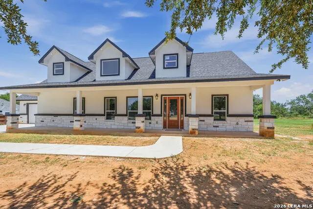 117 W SHORT MEADOW DR Lytle, TX 78052