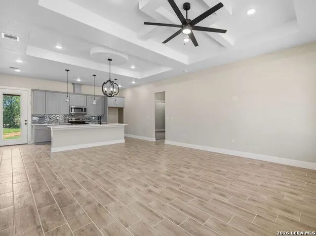 117 W SHORT MEADOW DR Lytle, TX 78052