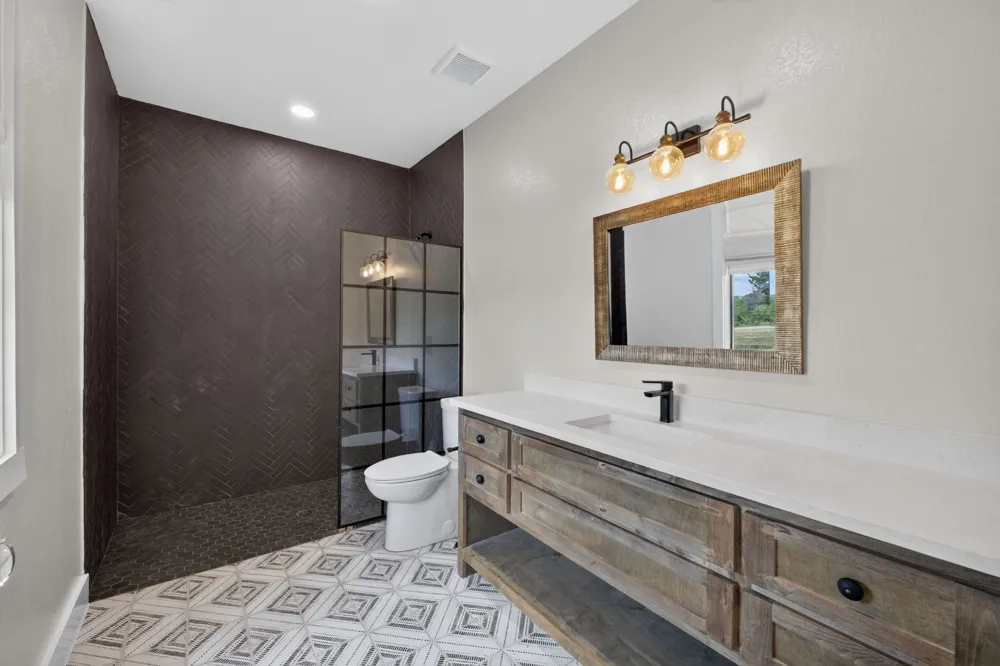 1215 Private Road 7039 Lexington, TX 78947