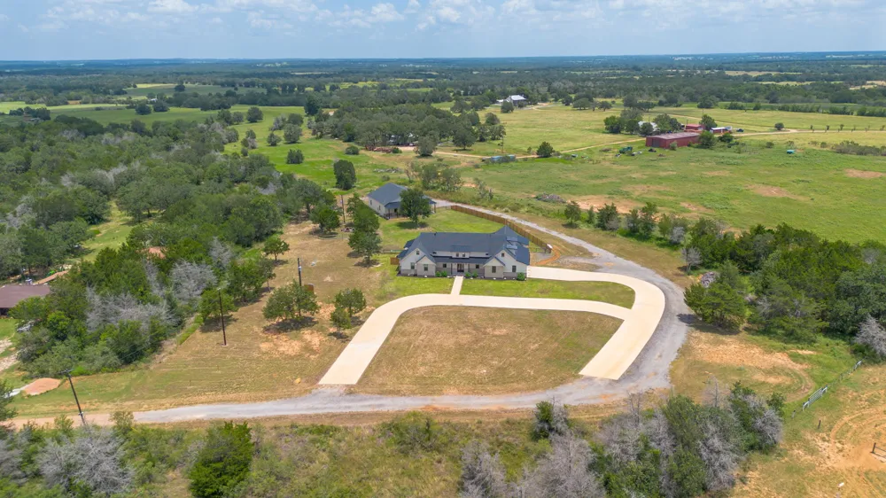 1215 Private Road 7039 Lexington, TX 78947