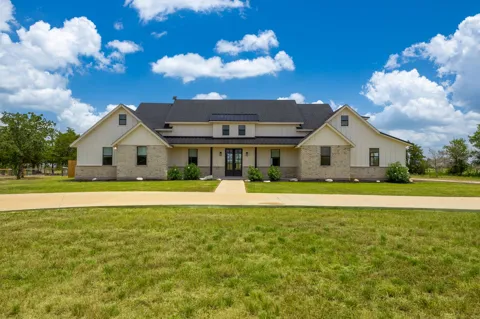 1215 Private Road 7039