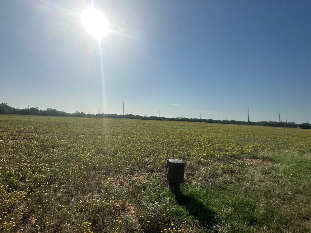 332 SW Railroad Ave Knox City, TX 79529