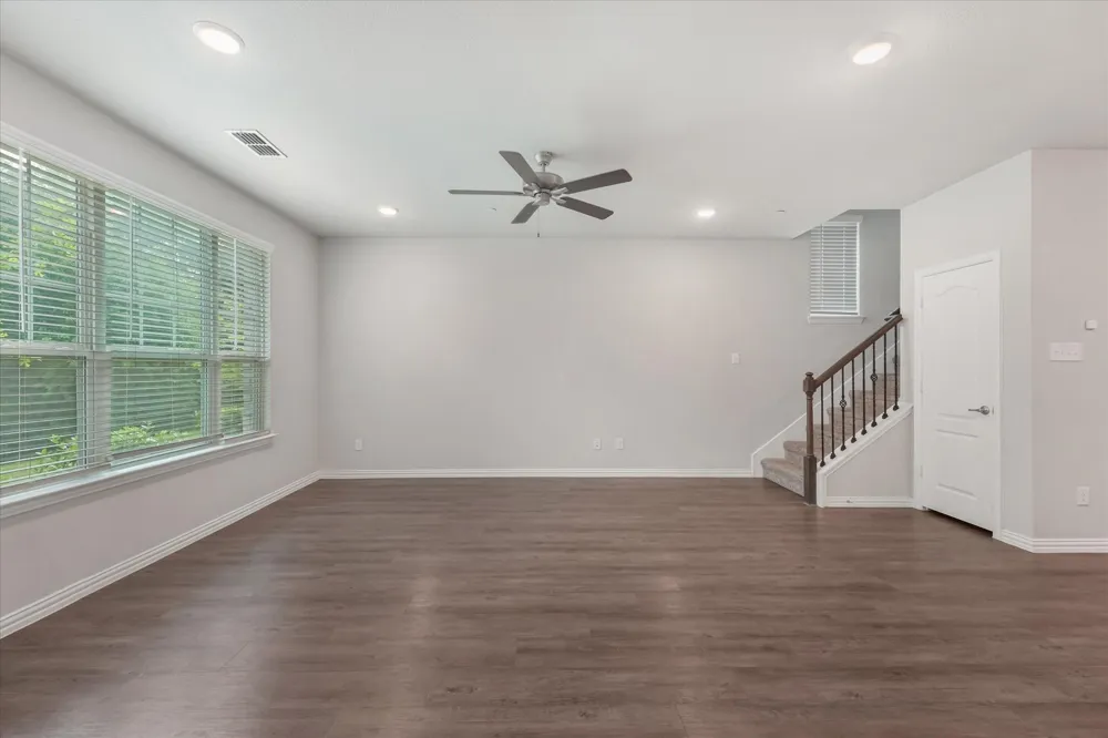 1274 Alamo Drive Lewisville, TX 75077