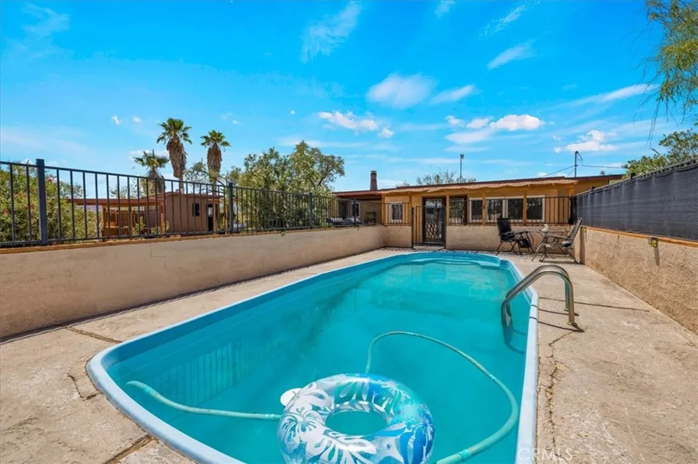 3633 Bluegrass 29 Palms, CA 92277