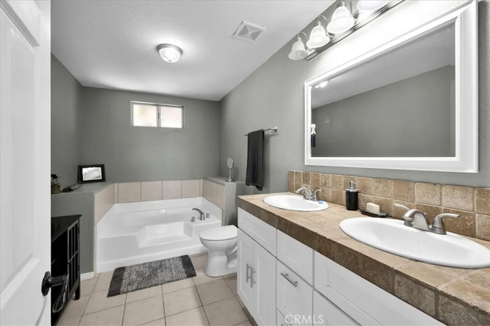 3633 Bluegrass 29 Palms, CA 92277