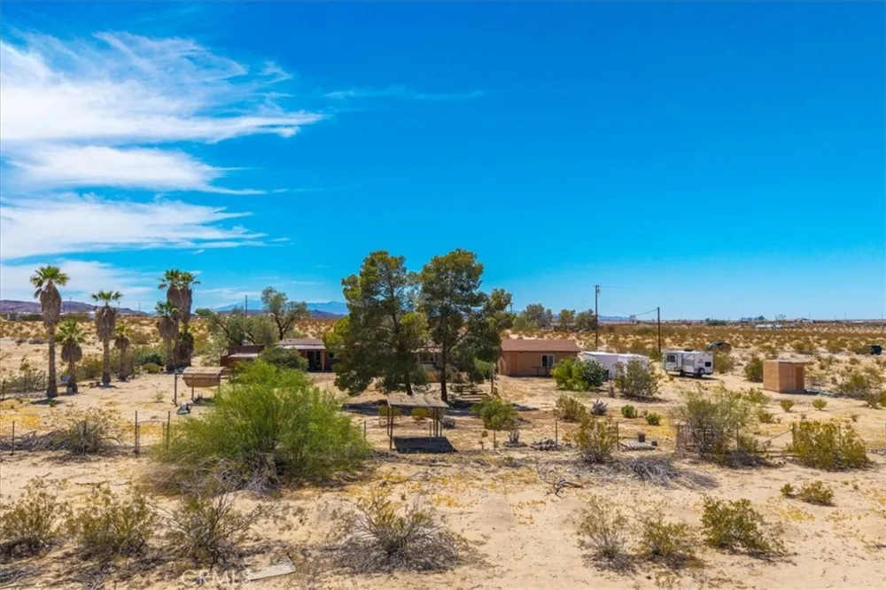 3633 Bluegrass 29 Palms, CA 92277