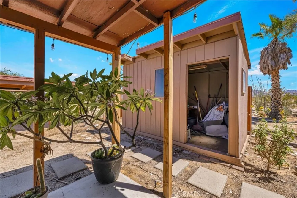 3633 Bluegrass 29 Palms, CA 92277