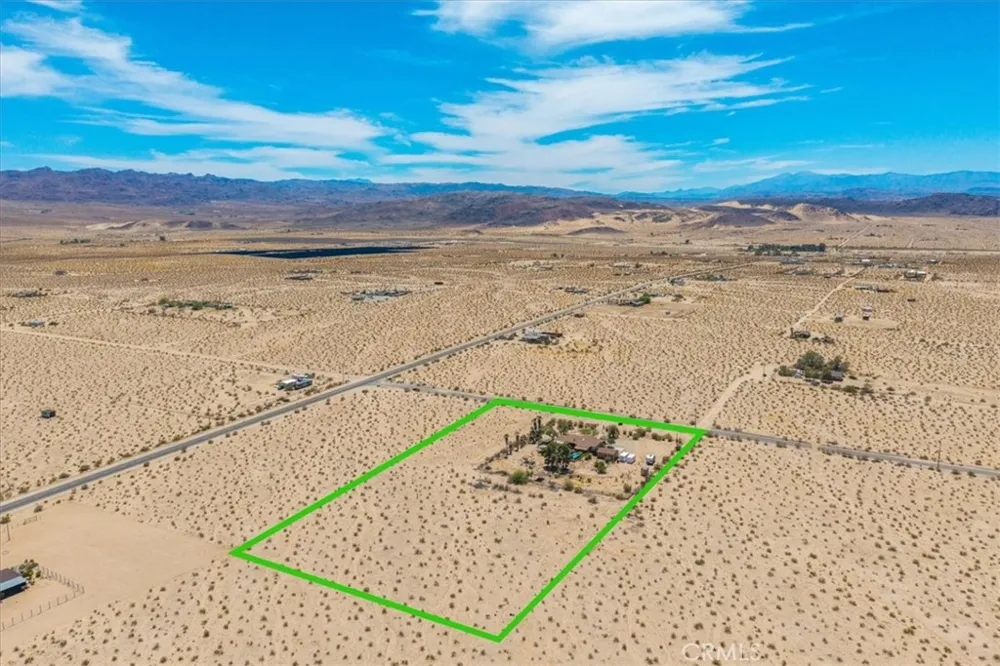 3633 Bluegrass 29 Palms, CA 92277