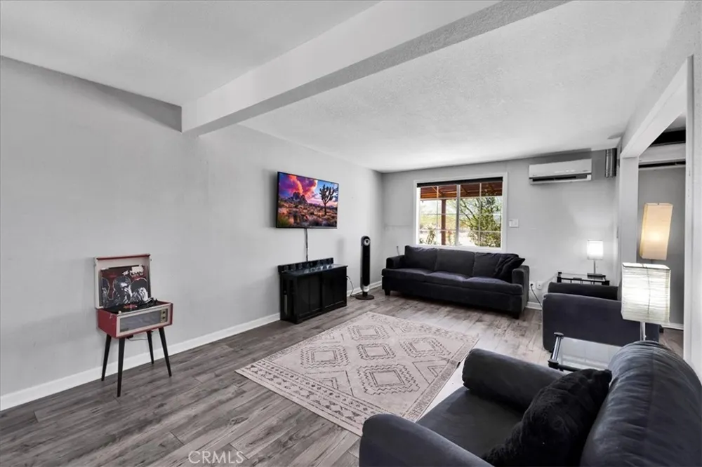 3633 Bluegrass 29 Palms, CA 92277
