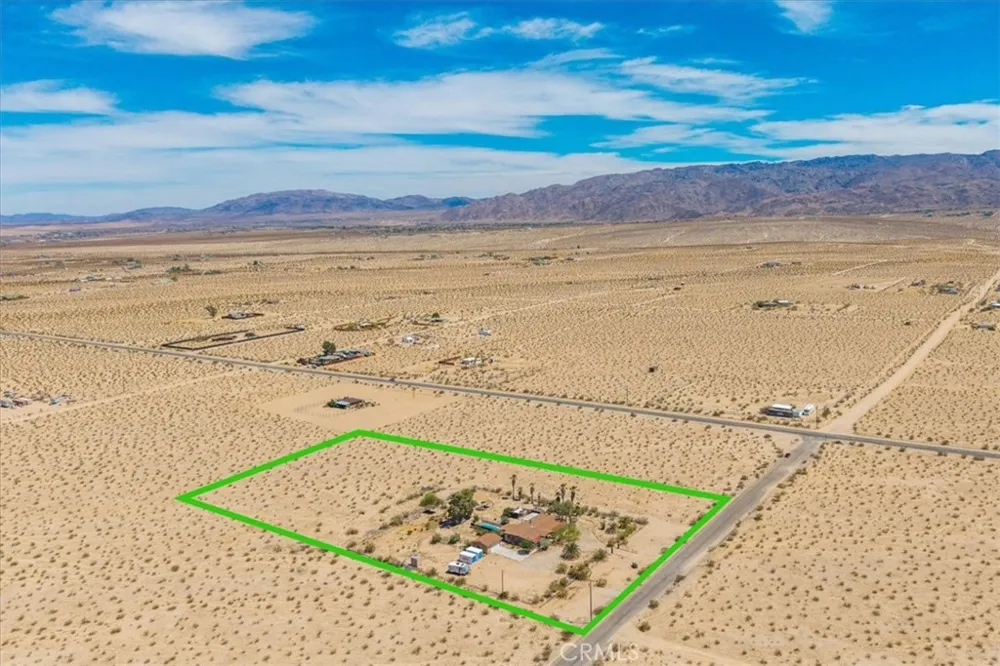 3633 Bluegrass 29 Palms, CA 92277