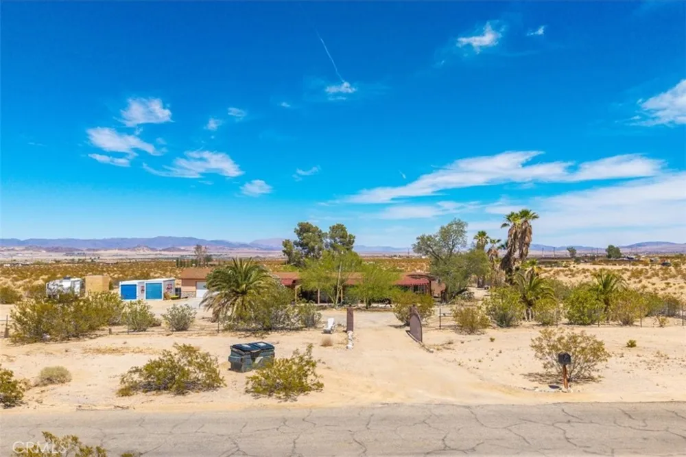 3633 Bluegrass 29 Palms, CA 92277