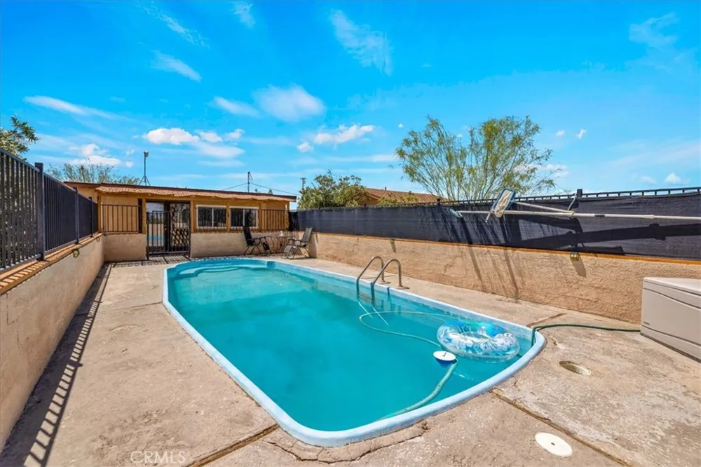 3633 Bluegrass 29 Palms, CA 92277