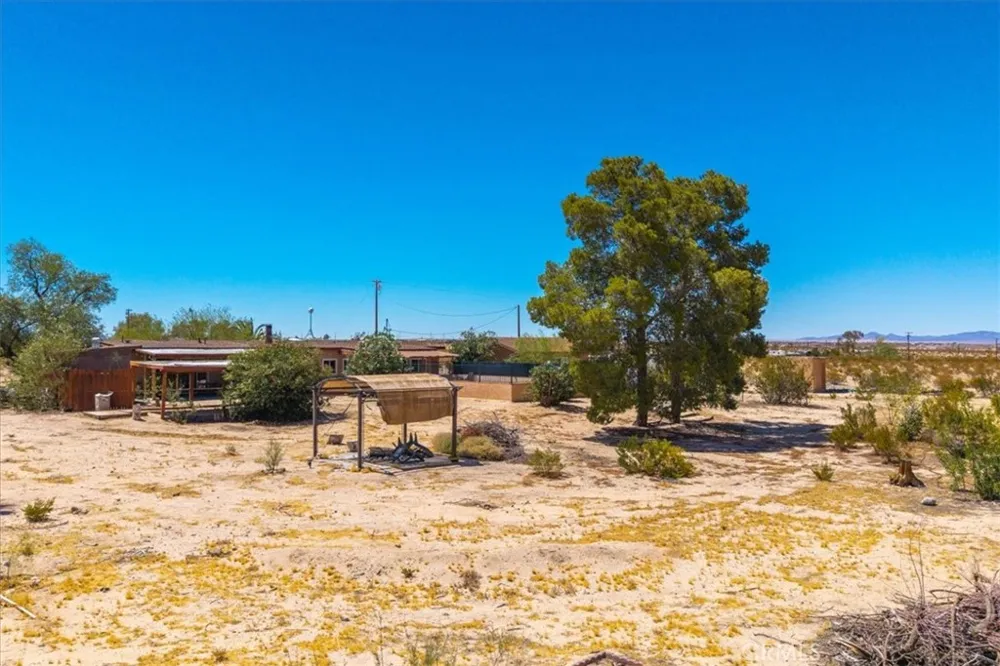 3633 Bluegrass 29 Palms, CA 92277