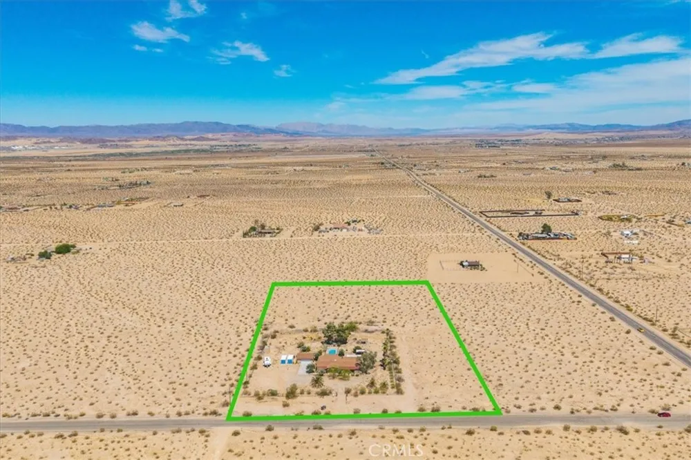 3633 Bluegrass 29 Palms, CA 92277