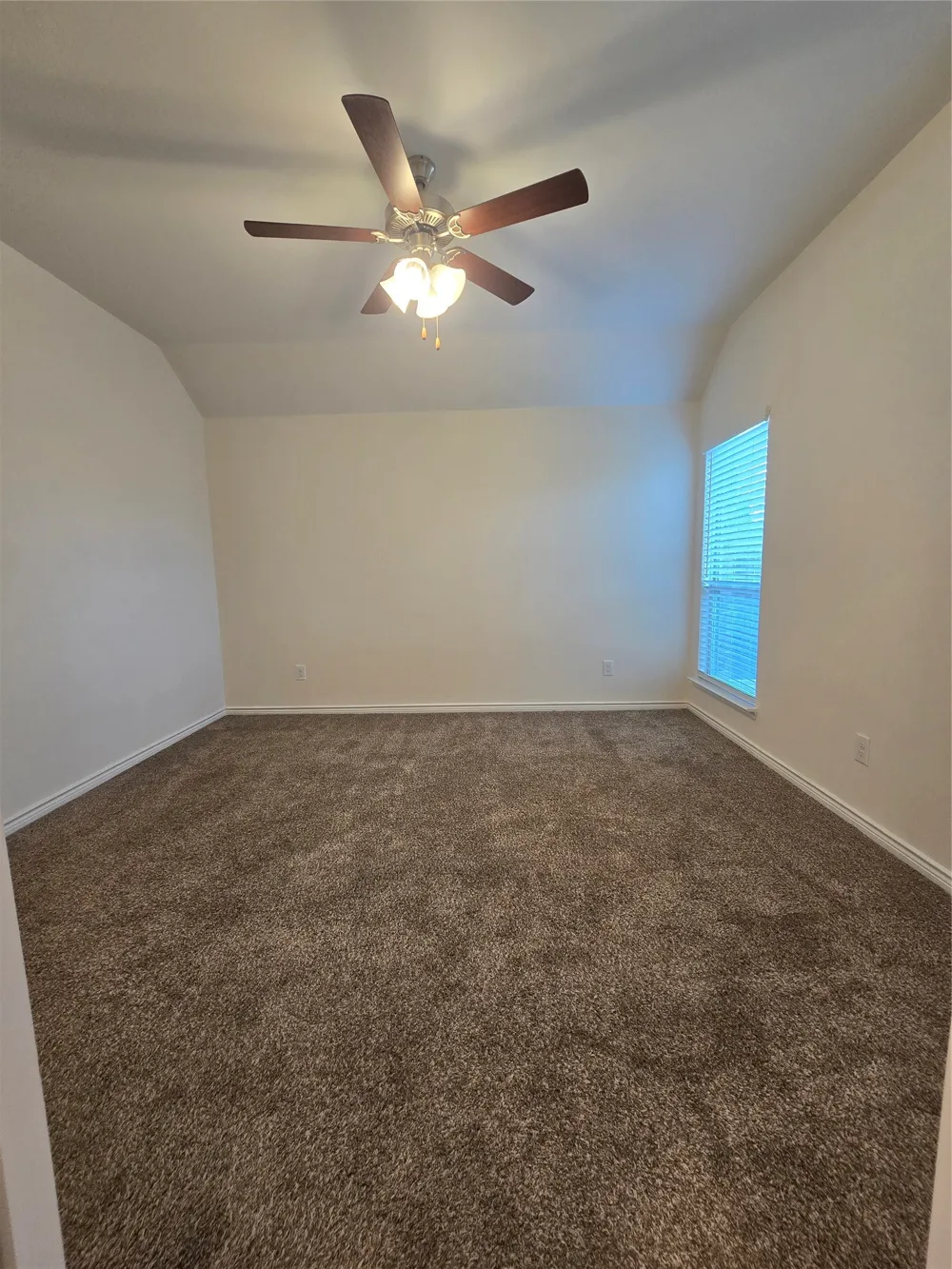 126 Redding Lane Red Oak, TX 75154