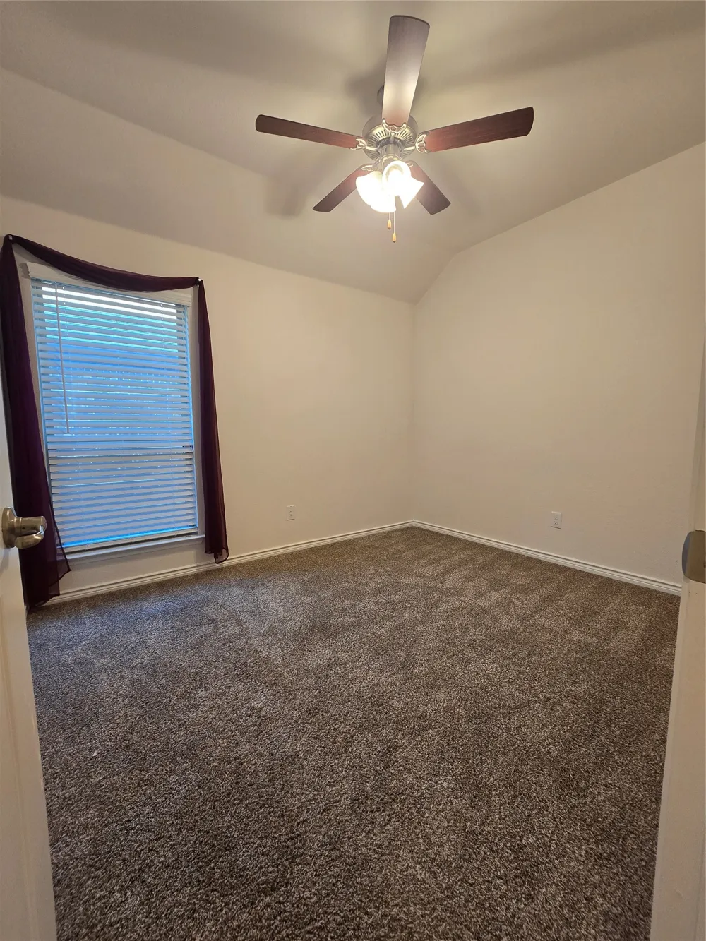 126 Redding Lane Red Oak, TX 75154