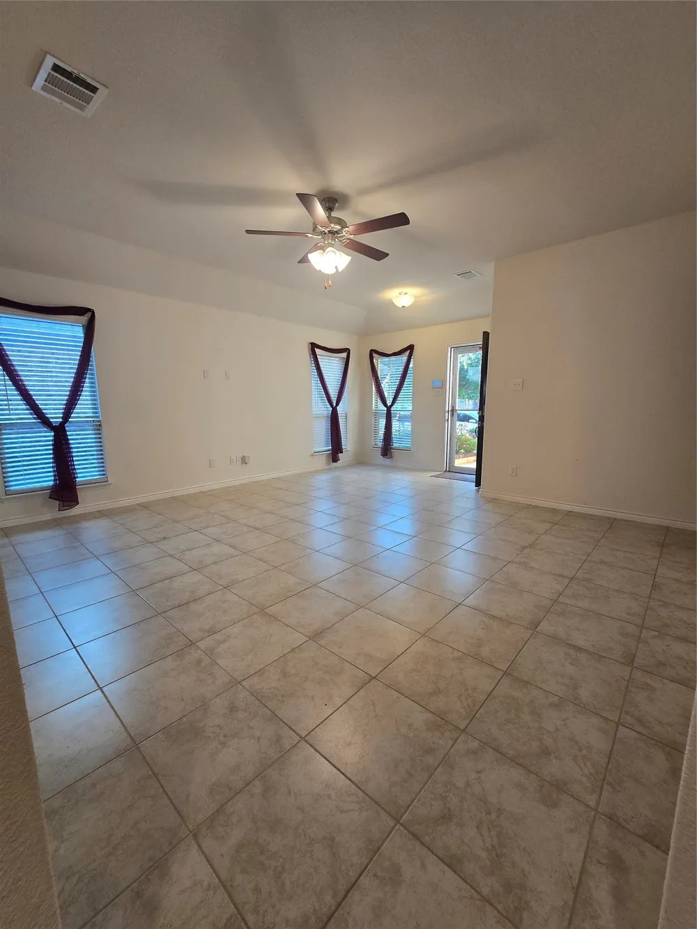 126 Redding Lane Red Oak, TX 75154