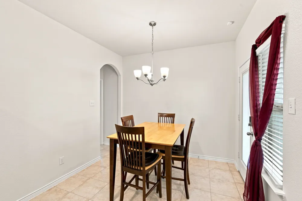 126 Redding Lane Red Oak, TX 75154