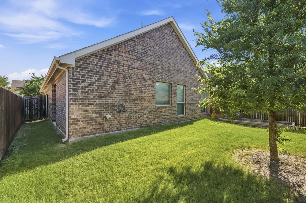 126 Redding Lane Red Oak, TX 75154