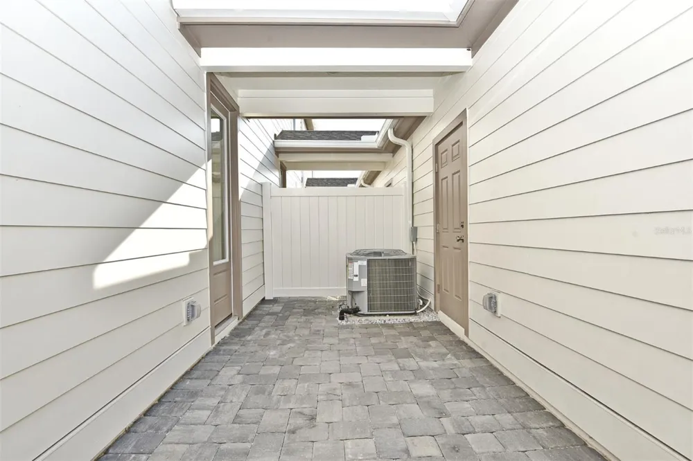 2948 VOYAGER AVENUE St Cloud, FL 34771