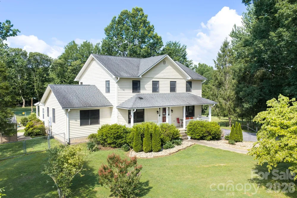 10 Old Turnpike Road Mills River, NC 28759