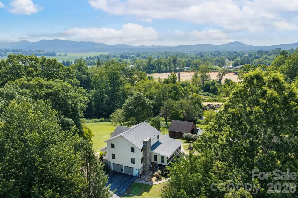 10 Old Turnpike Road Mills River, NC 28759