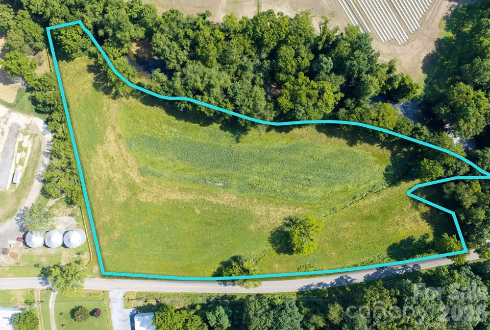 10 Old Turnpike Road Mills River, NC 28759