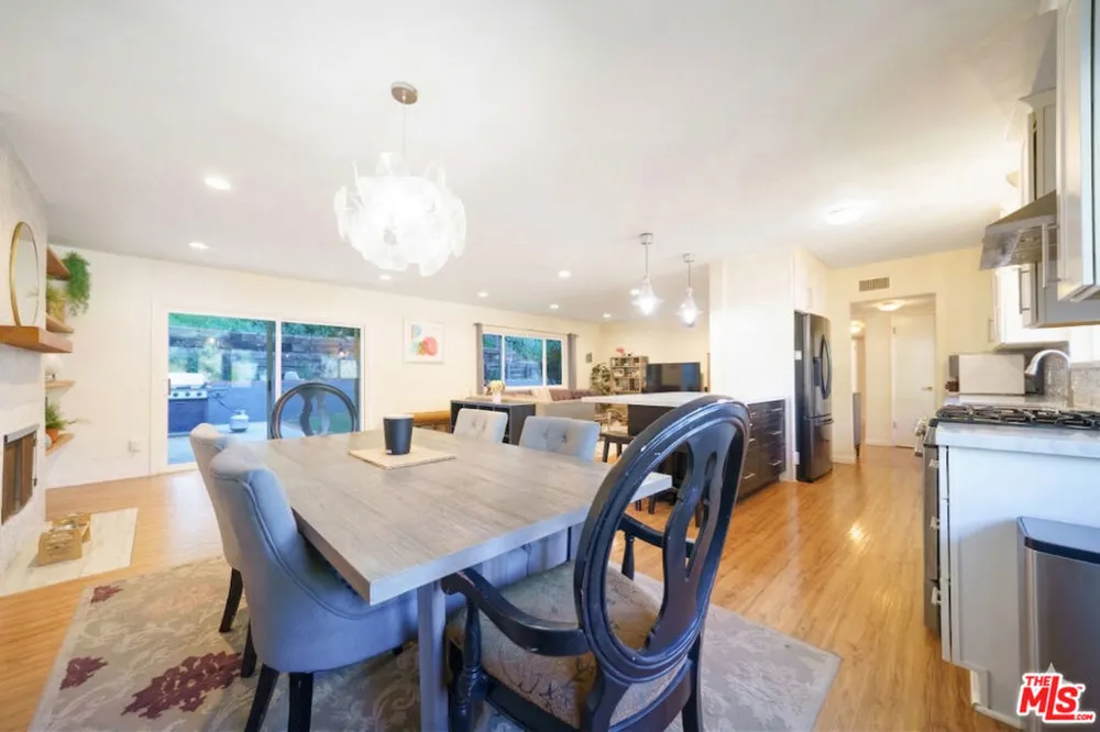 5532 Ocean View Boulevard La Canada Flintridge, CA 91011