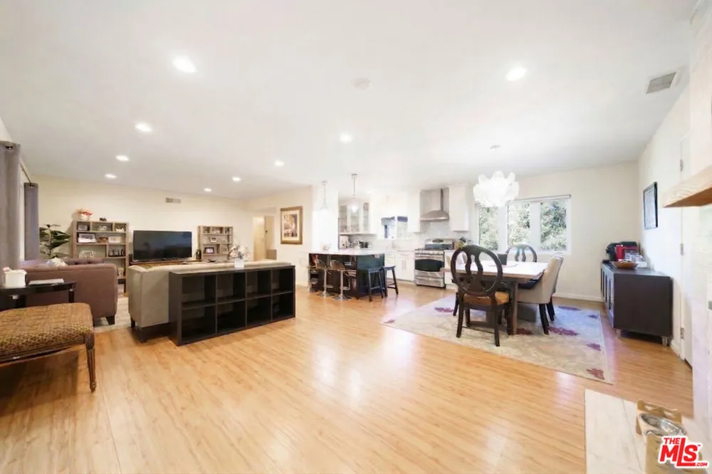 5532 Ocean View Boulevard La Canada Flintridge, CA 91011