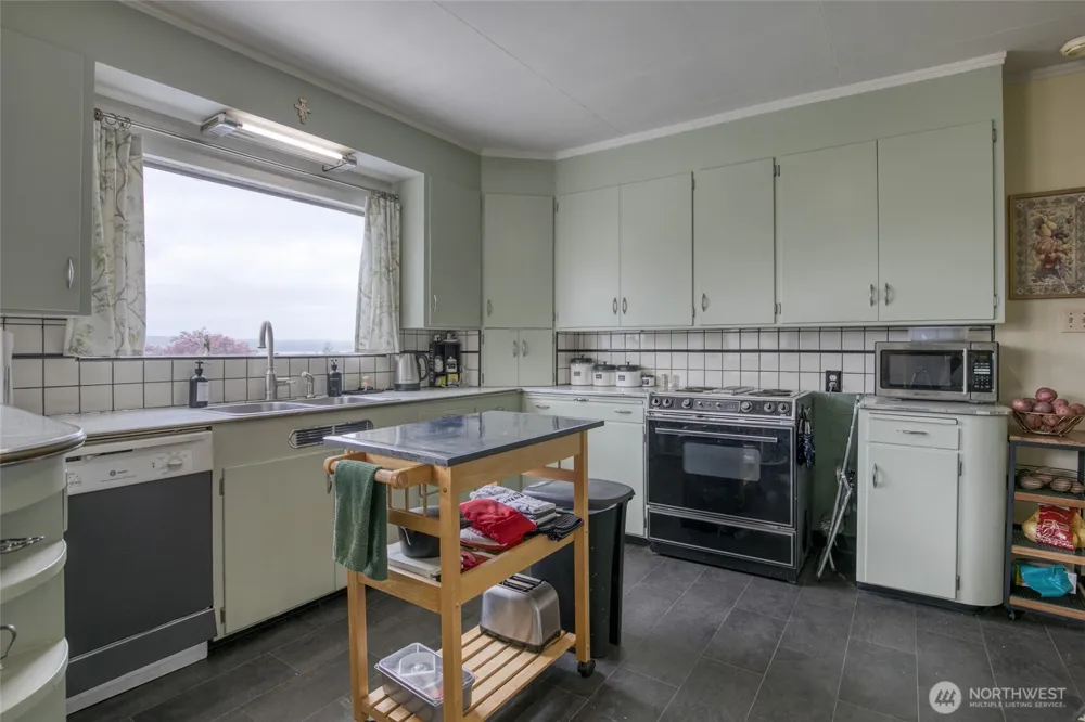 911 Thornton Street Aberdeen, WA 98520