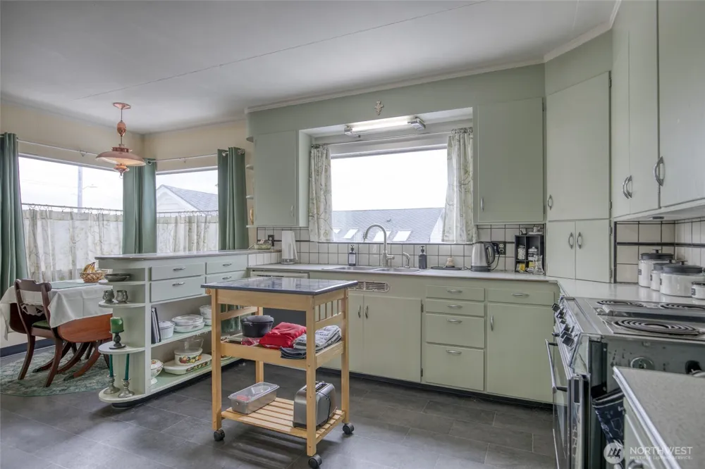 911 Thornton Street Aberdeen, WA 98520