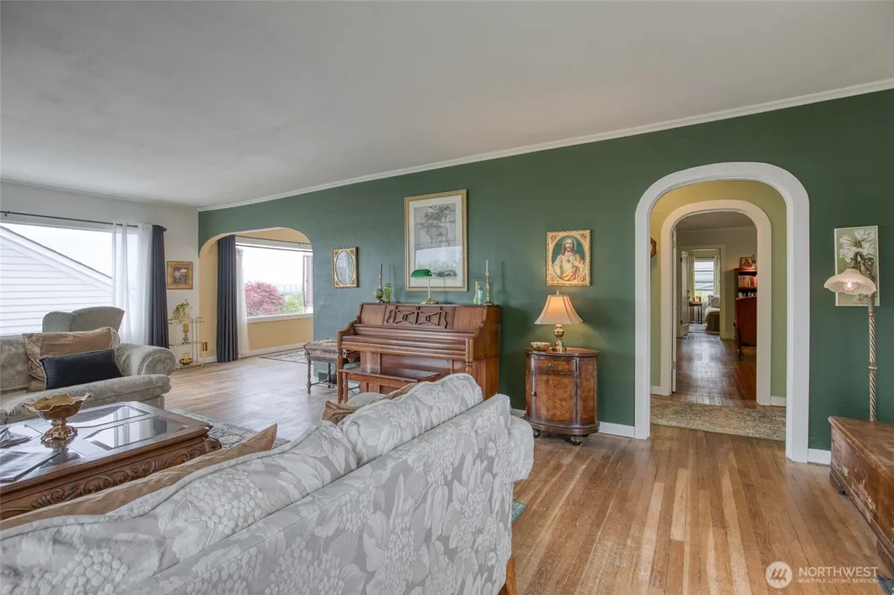 911 Thornton Street Aberdeen, WA 98520