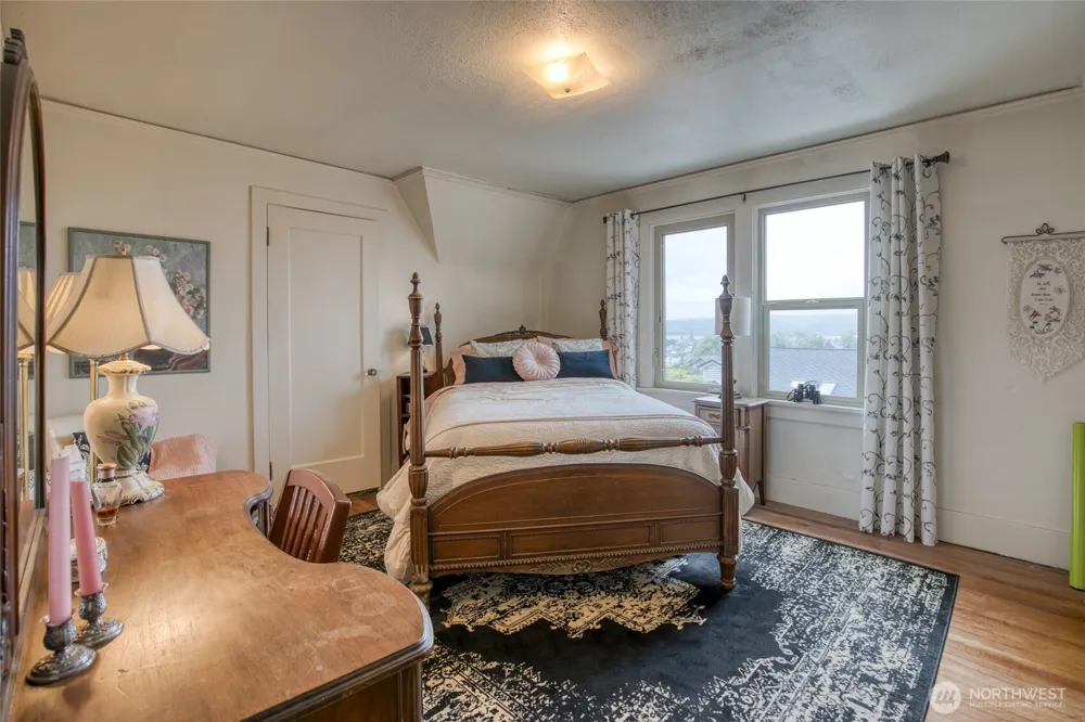 911 Thornton Street Aberdeen, WA 98520