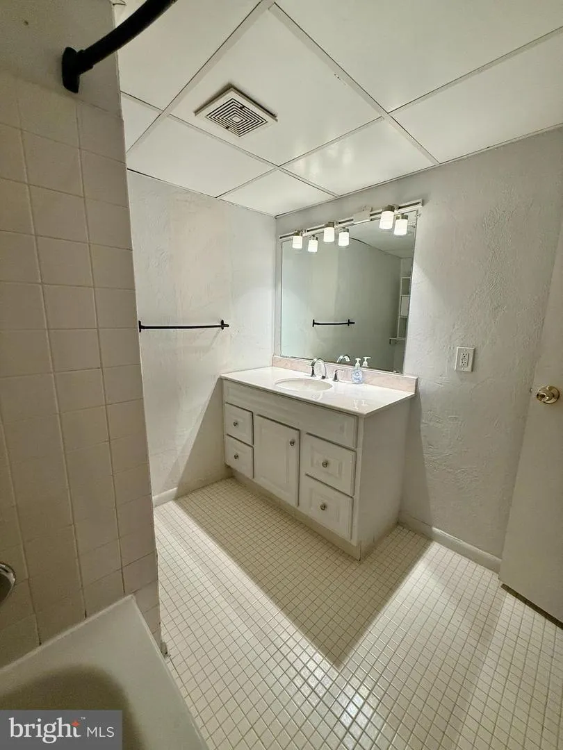 21 DOUGHERTY BOULEVARD #V-3 Glen Mills, PA 19342