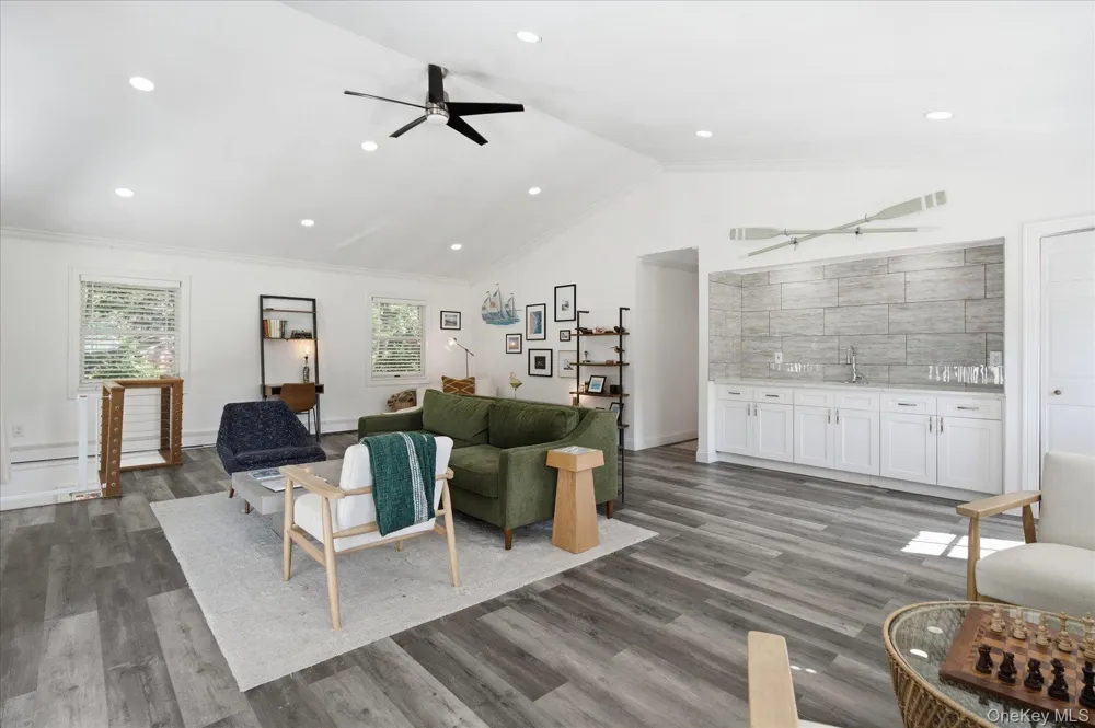 1A Gerald Lane Hampton Bays, NY 11946
