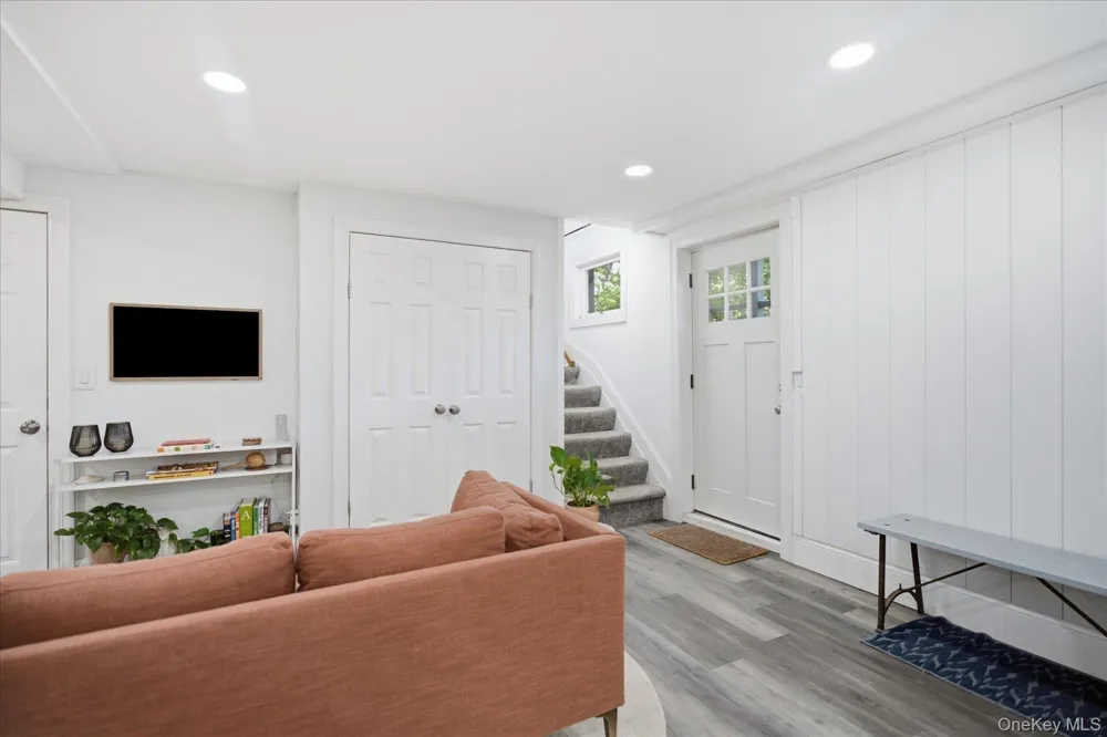 1A Gerald Lane Hampton Bays, NY 11946