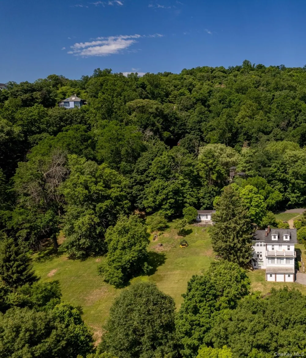 34 Old Mountain Road Nyack, NY 10960