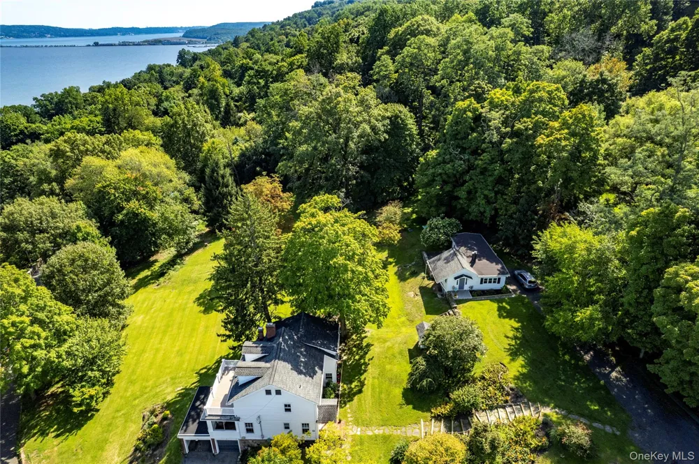 34 Old Mountain Road Nyack, NY 10960
