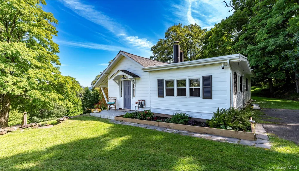 34 Old Mountain Road Nyack, NY 10960