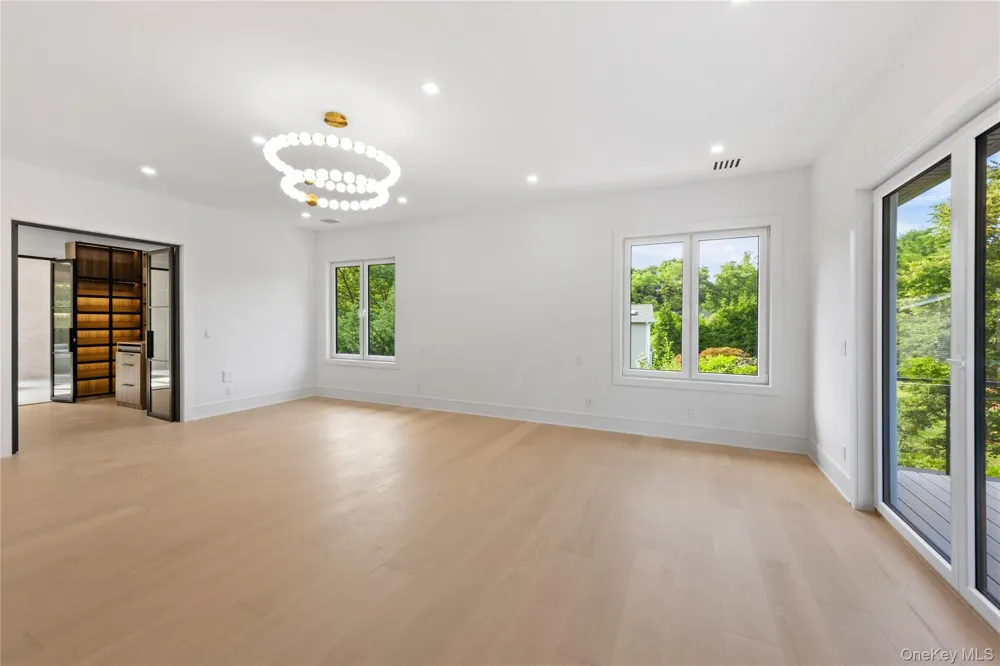 5 Somner Drive Dix Hills, NY 11746
